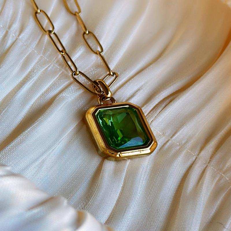 Regal Gem - Necklace (Gold/Green)